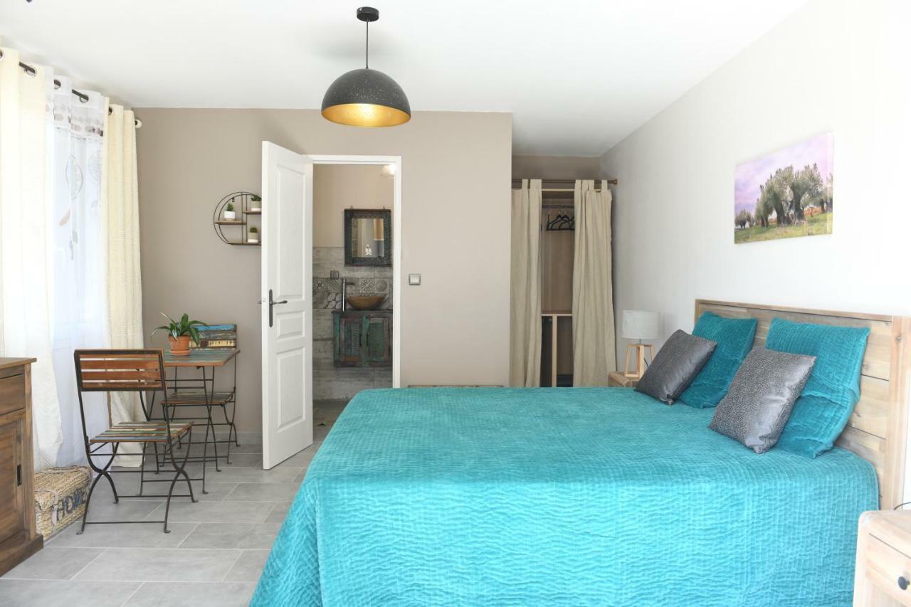 Chambre D'Hotes Du Charme Provencal Senas ภายนอก รูปภาพ