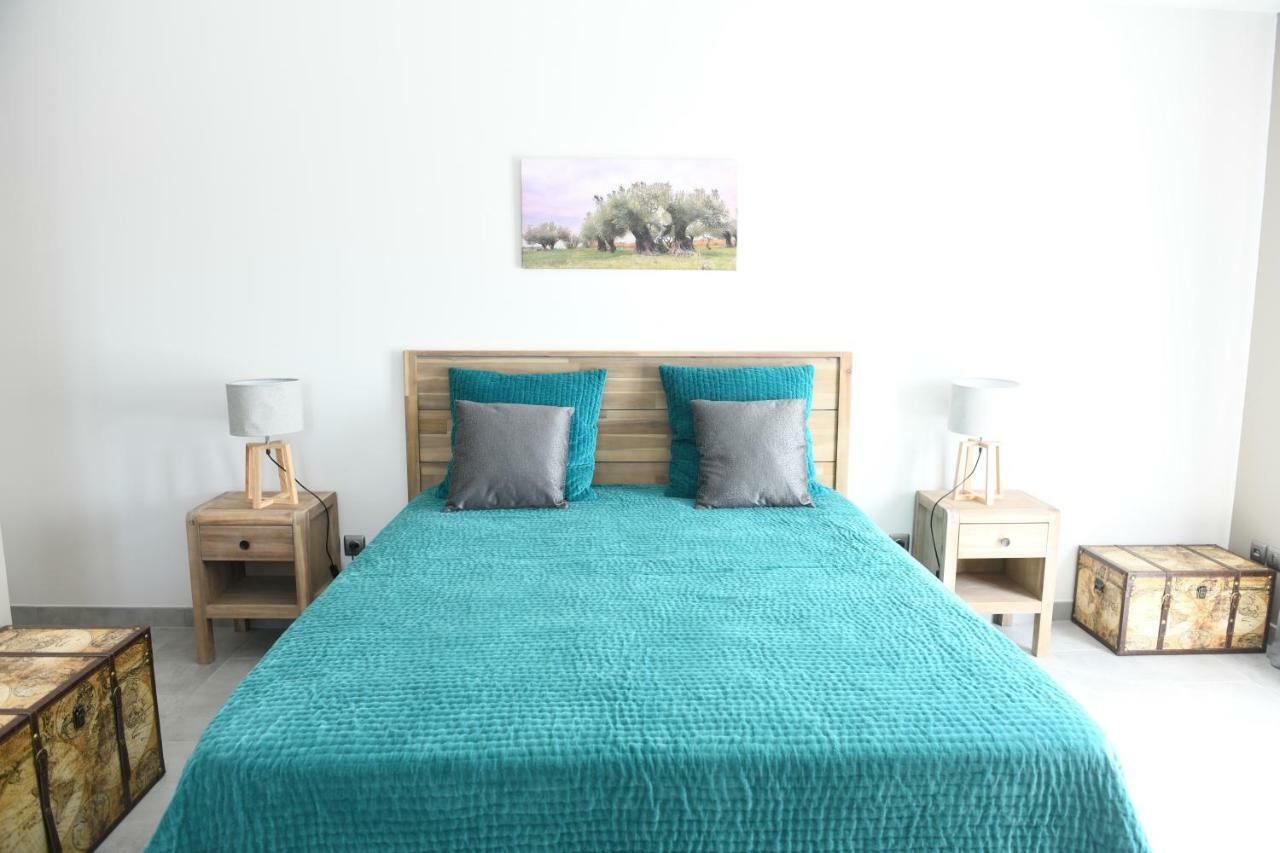 Chambre D'Hotes Du Charme Provencal Senas ภายนอก รูปภาพ