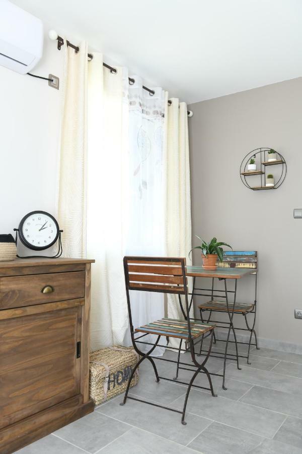 Chambre D'Hotes Du Charme Provencal Senas ภายนอก รูปภาพ