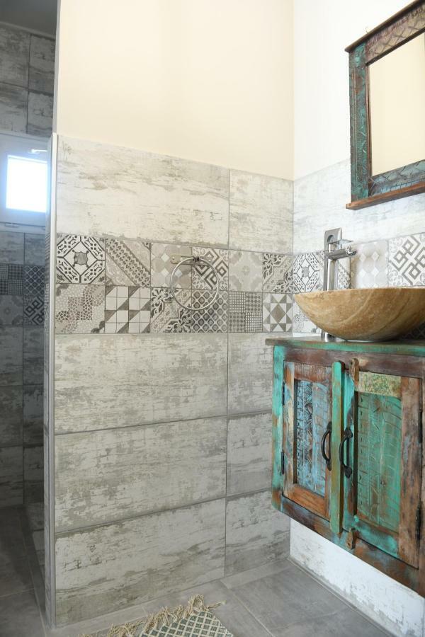 Chambre D'Hotes Du Charme Provencal Senas ภายนอก รูปภาพ